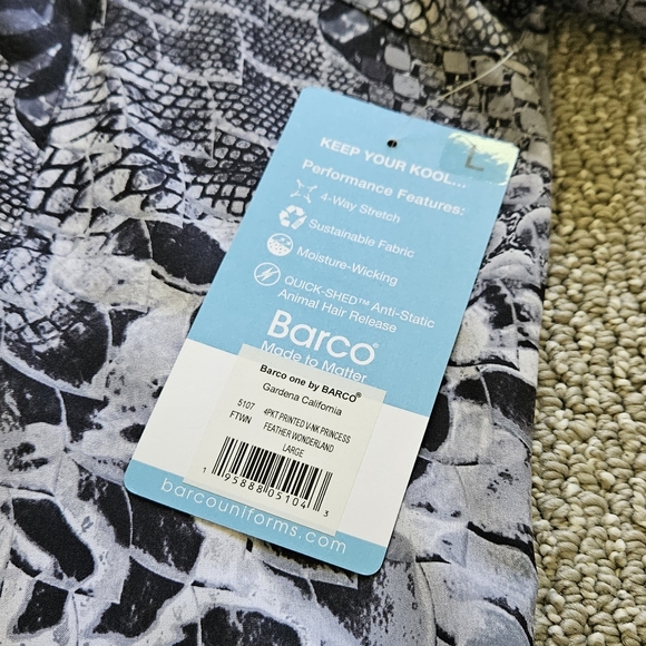 Barco scrub top - Picture 2 of 6